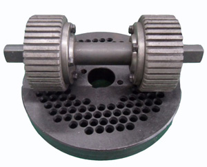 pellet extruder roller and die